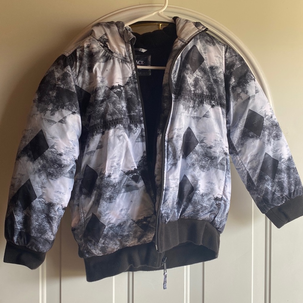 The children’s place size m 7/8 boys coat. GUC